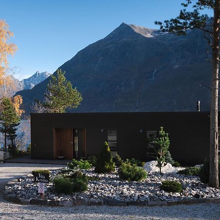Villa Kristina / Andalsnes Torvik Екстериор снимка