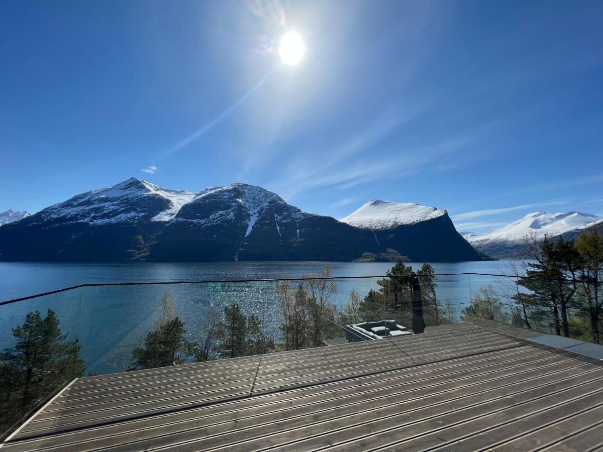 Villa Kristina / Andalsnes Torvik Екстериор снимка