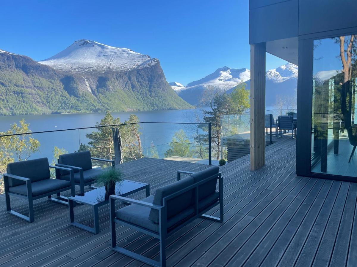 Villa Kristina / Andalsnes Torvik Екстериор снимка