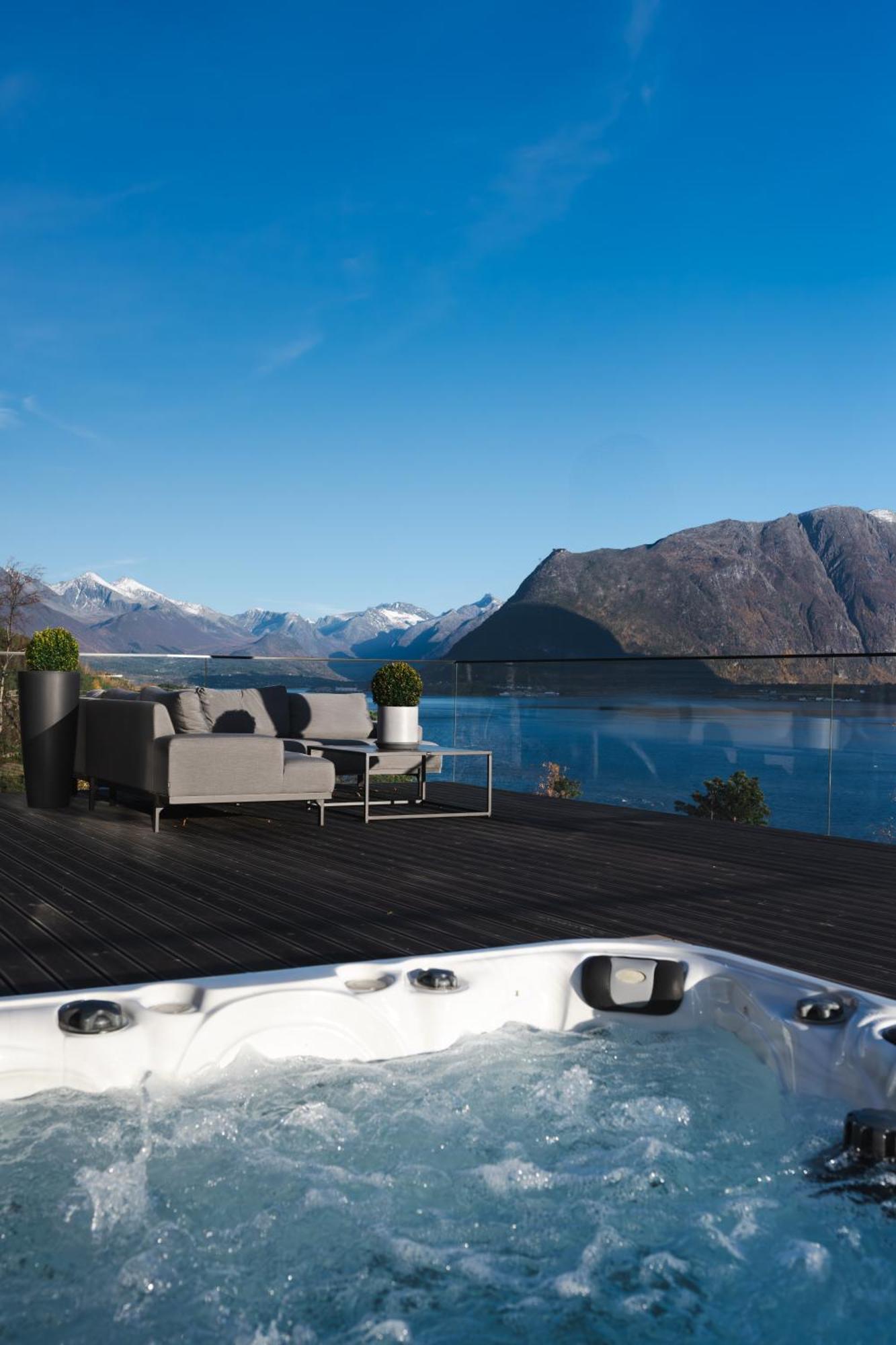 Villa Kristina / Andalsnes Torvik Екстериор снимка