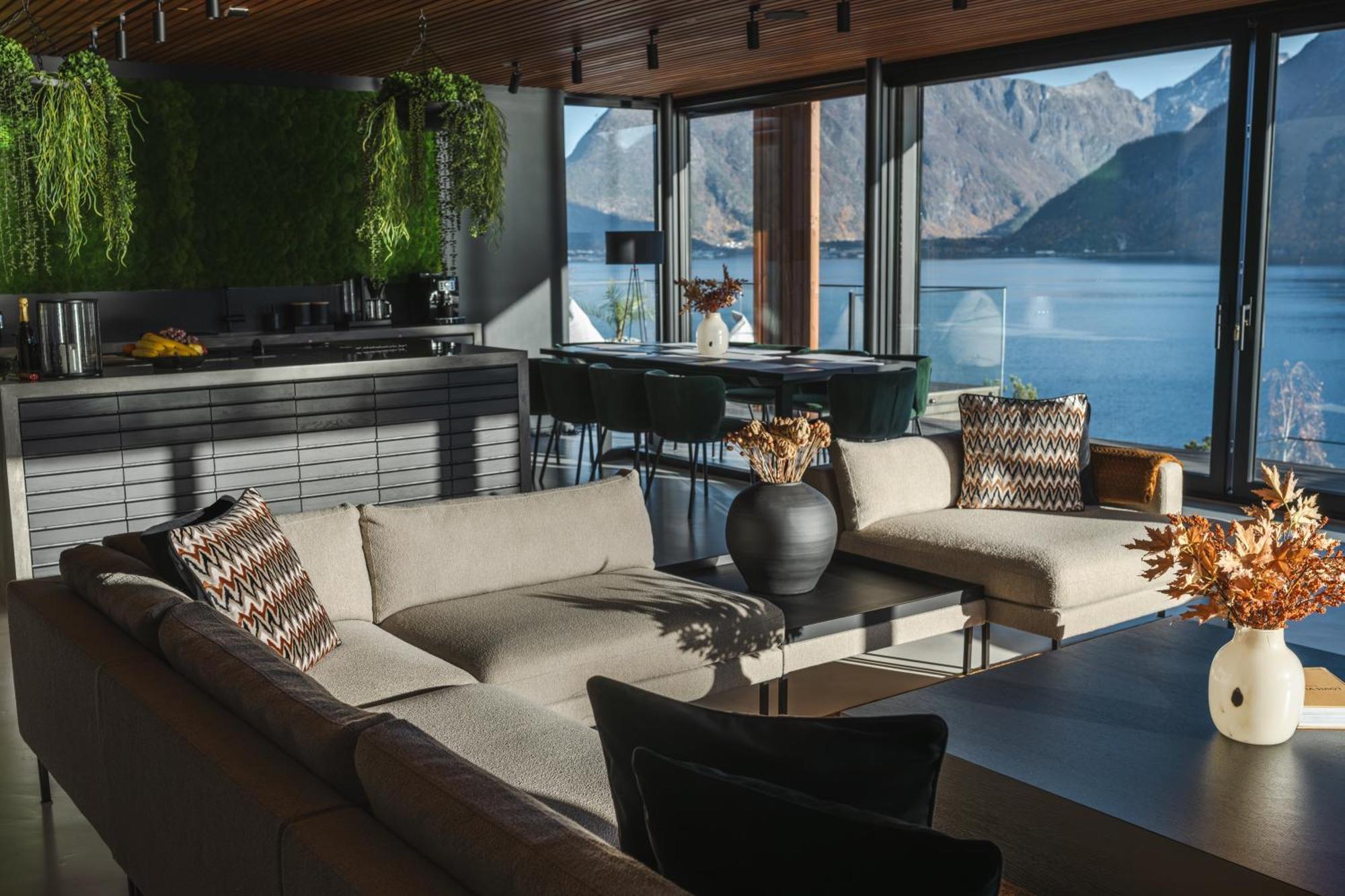 Villa Kristina / Andalsnes Torvik Екстериор снимка