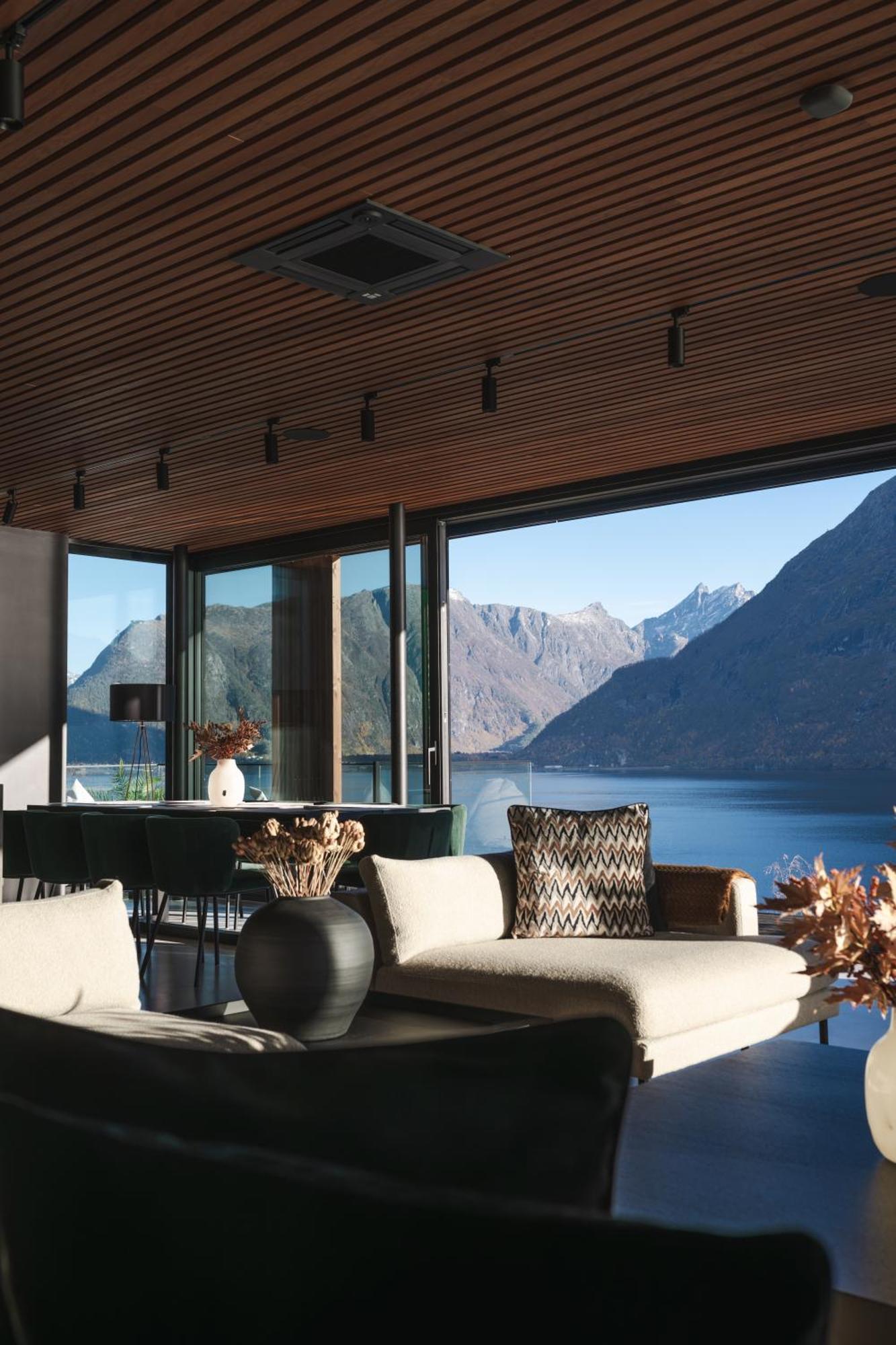 Villa Kristina / Andalsnes Torvik Екстериор снимка